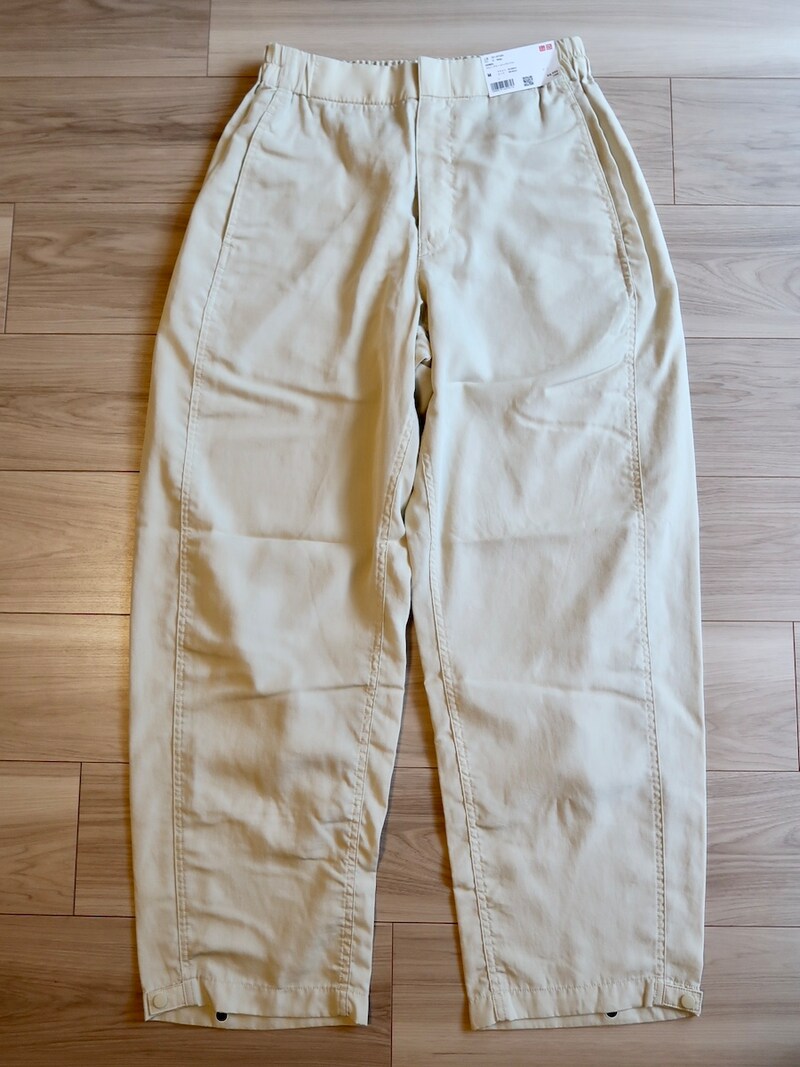 ユニクロ　ドレープイージーパンツ　4990円（税込）※10月27日の購入時価格