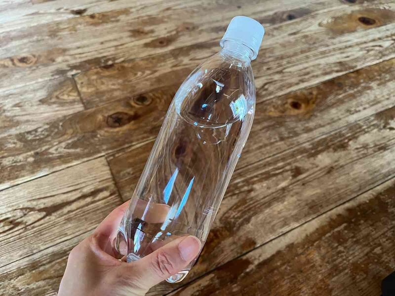 コストコの「富士山の強炭酸水 500ml x 24本 ラベルレス」はラベルがないからゴミを減らせる