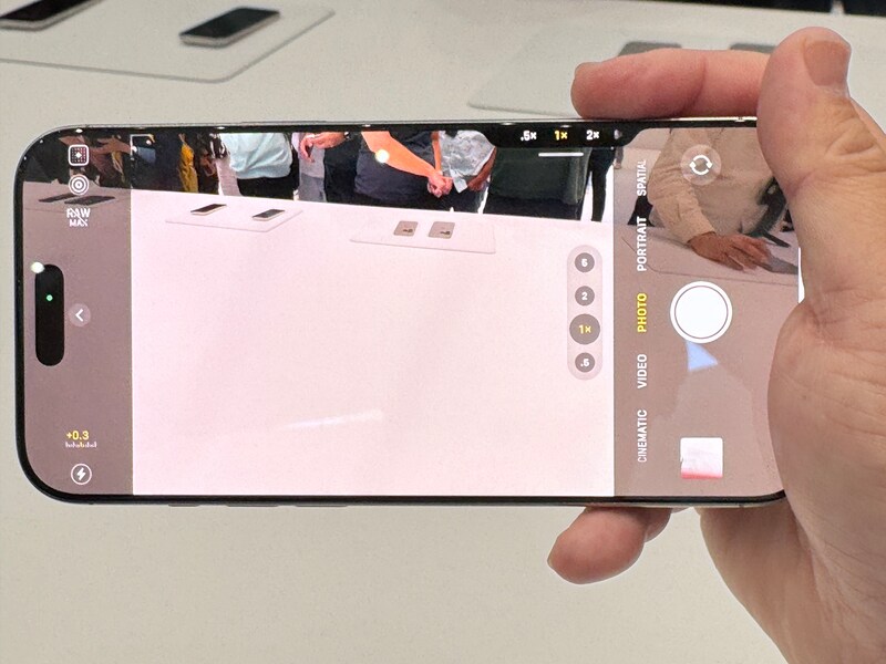 カメラコントロールを操作している様子