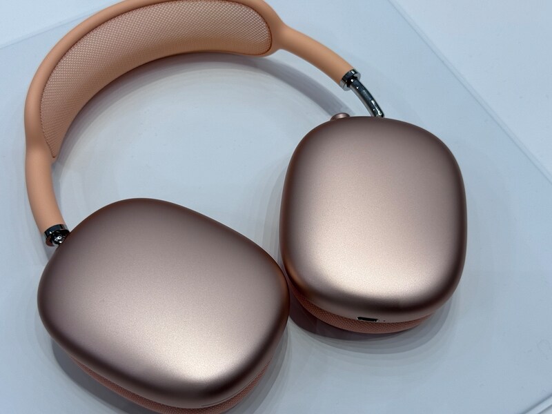 AirPods Max（オレンジ）