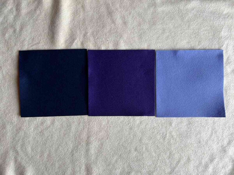 ダイソーの「洗えるフェルト(ブルー系、パープル系)」は色落ちがしにくい
