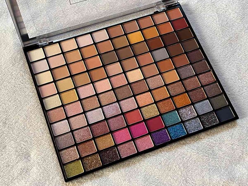 ドンキの「ドーリーエンジェル　プロフェッショナルボリューム100カラー」は100色セット