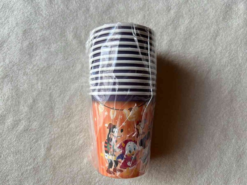 ダイソーの「ペーパーカップ、ハロウィンCD（ミッキー＆フレンズ）」