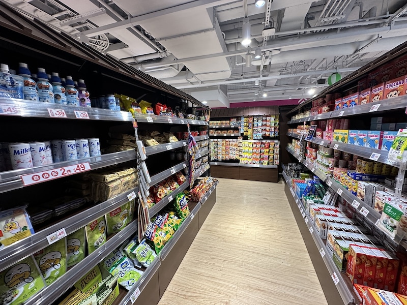 ドリンクや食料品も豊富にあるダイソー