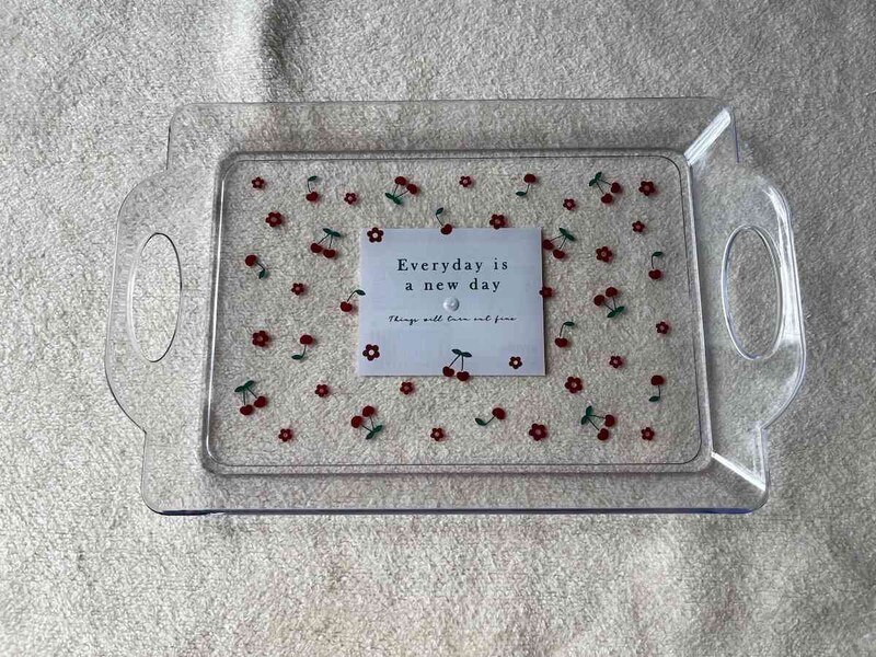 セリアの「クリアトレー ベリー＆チェリー」