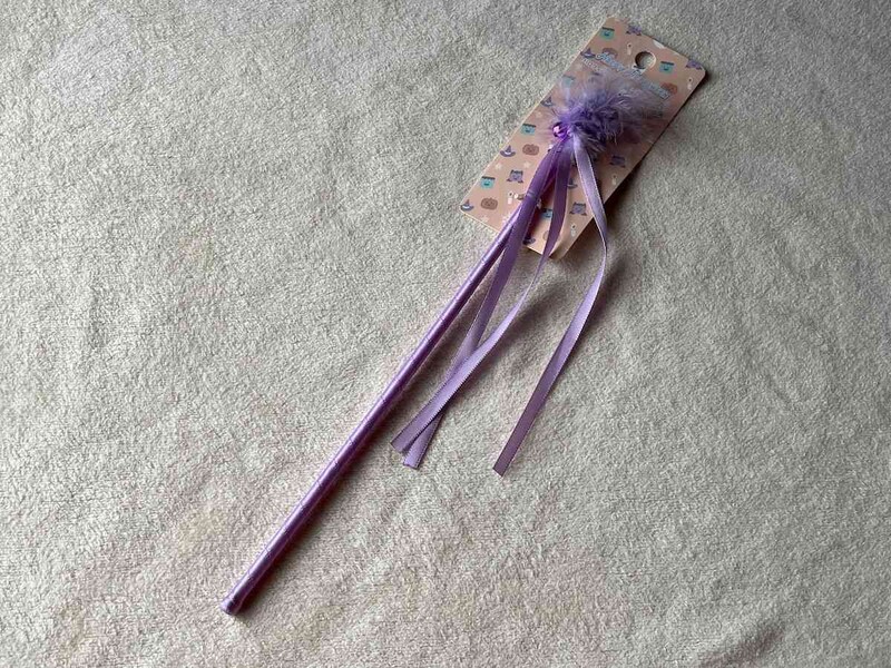 セリアの「ハロウィンフェザーエレガントスティック」