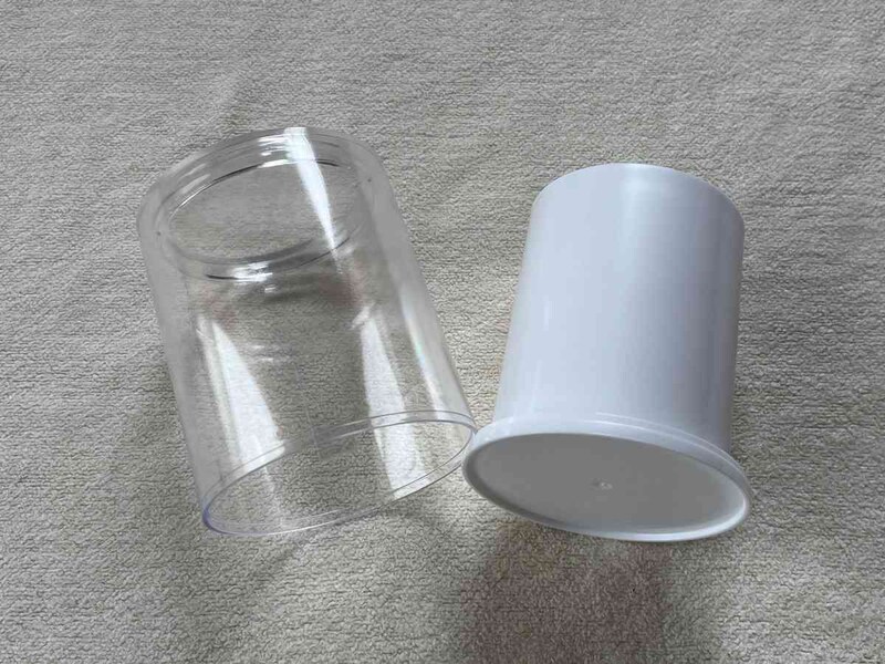 セリアの「オリジナルペンスタンド　二重構造」は外側のカバーが取れる