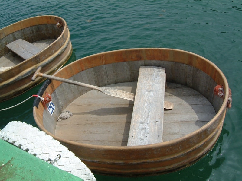 小木のたらい舟（3）