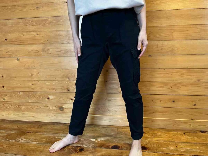 カジュアルすぎないすっきりシルエット