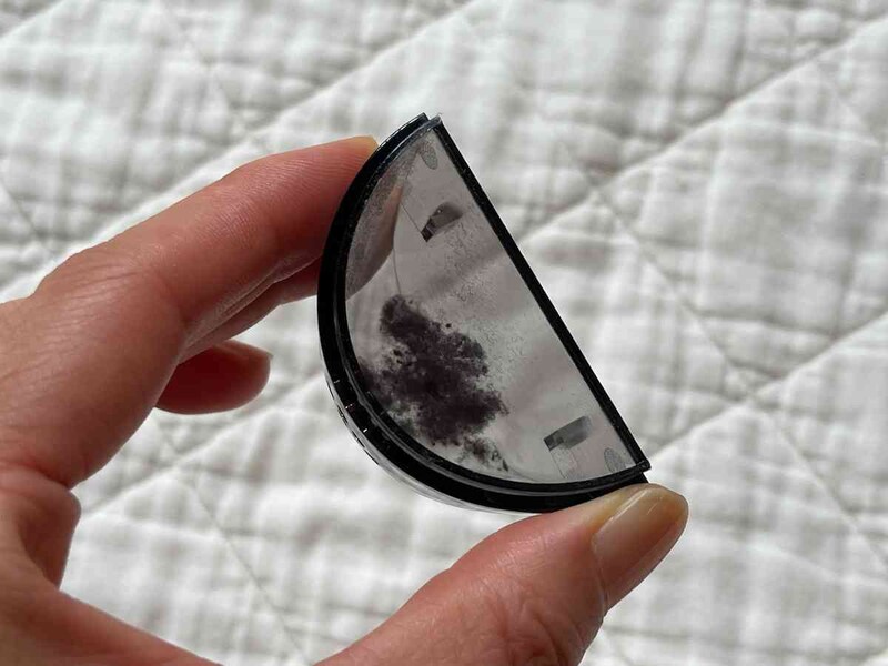 取れた毛玉は、ダストボックスへ