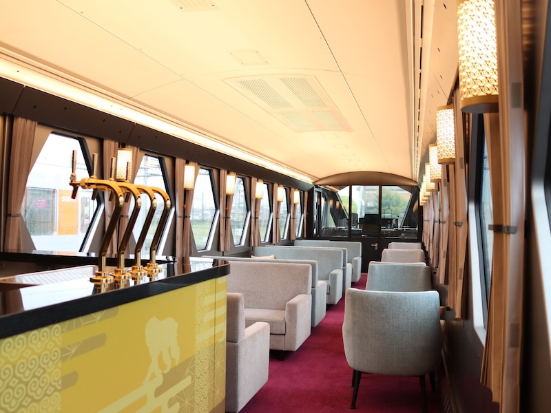 コックピットラウンジ