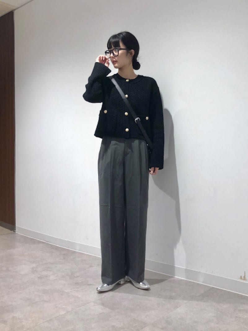 ボタンを留めて着用した時のきちんと感も魅力です 出典:StyleHint