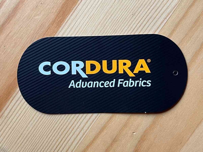 ワークマンの「コンパクトウォレット」には、CORDURA（R）生地が使用