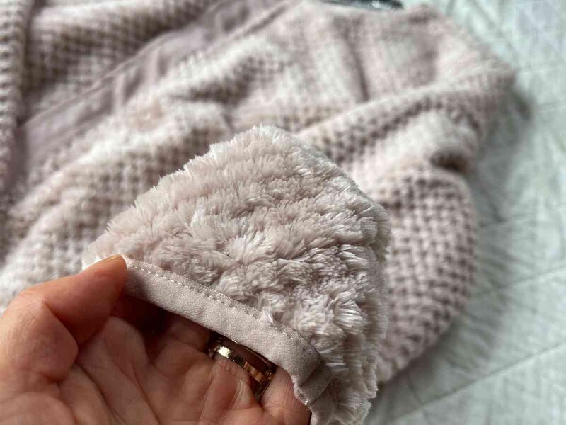 ワークマンの「ダイヤフリース」は、ふんわりしなやか