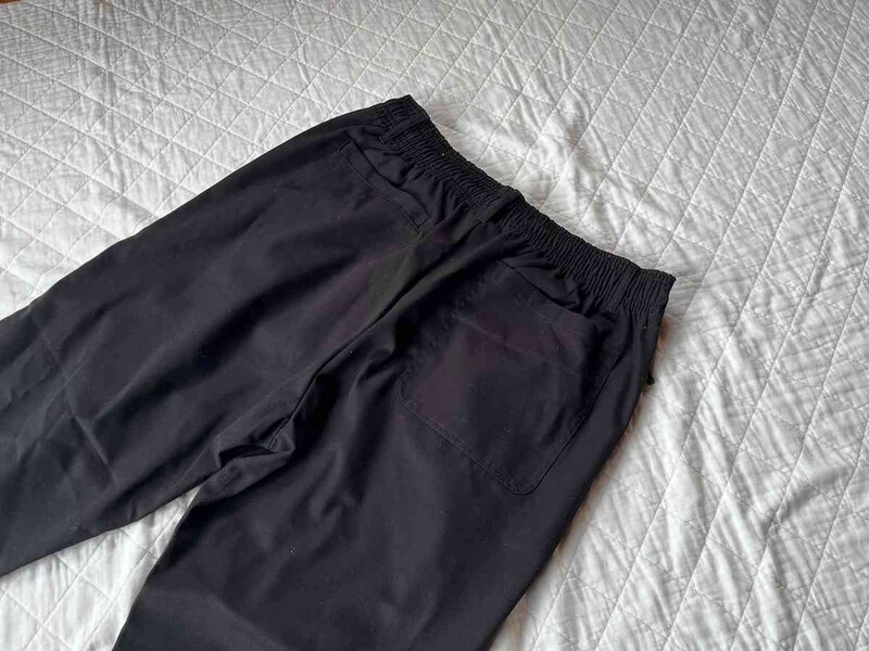 ワークマンの「超撥水シェフパンツ」のお尻のポケット