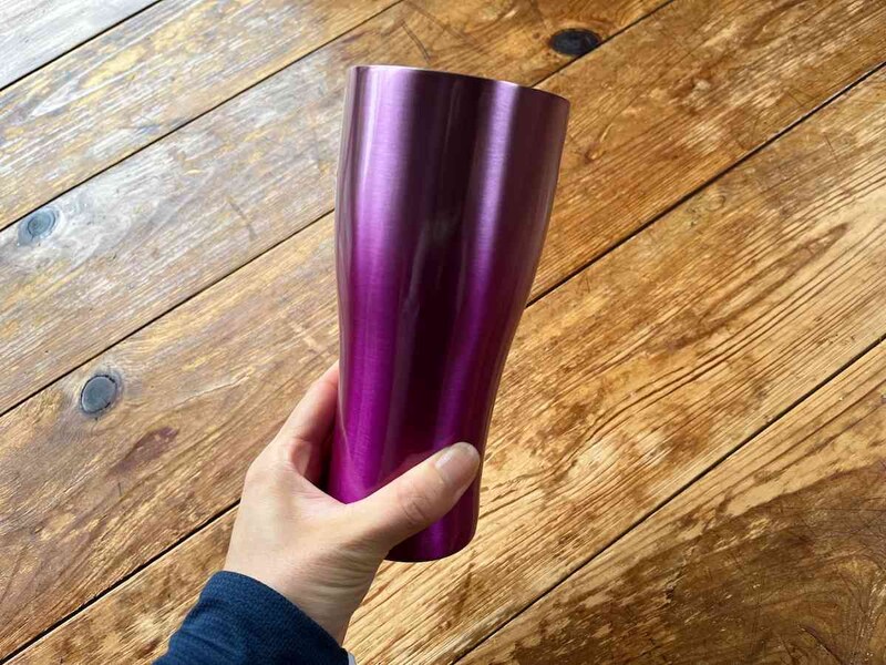 ダイソーの「真空2重ステンレスタンブラー（グラデーション、ピンク）」は持ちやすいサイズ