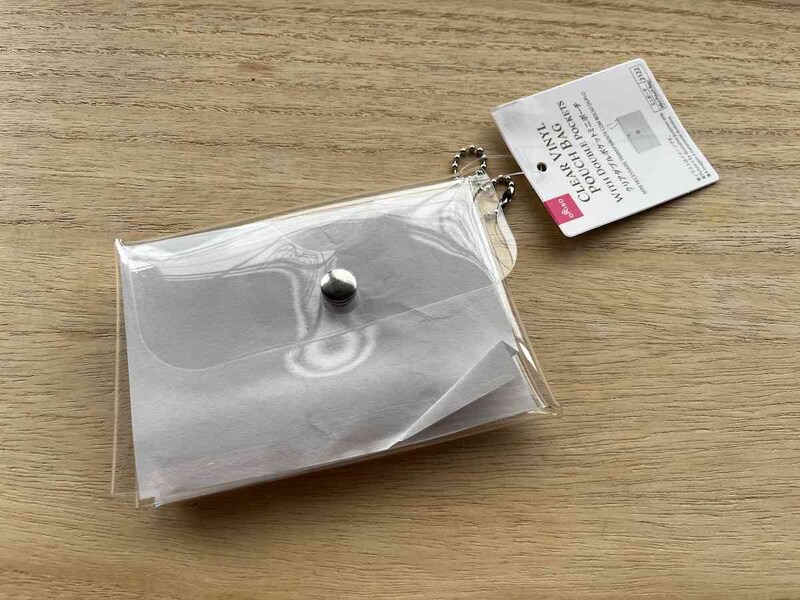 ダイソーの「クリアダブルポケットミニポーチ」