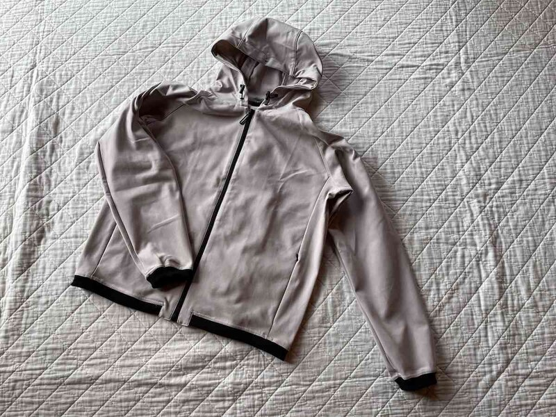 ワークマンの「ドリブンスウェットフルジップフーディ」