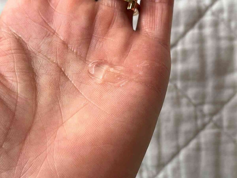 ダイソーの「UGT リッププライマー 01c」は透明