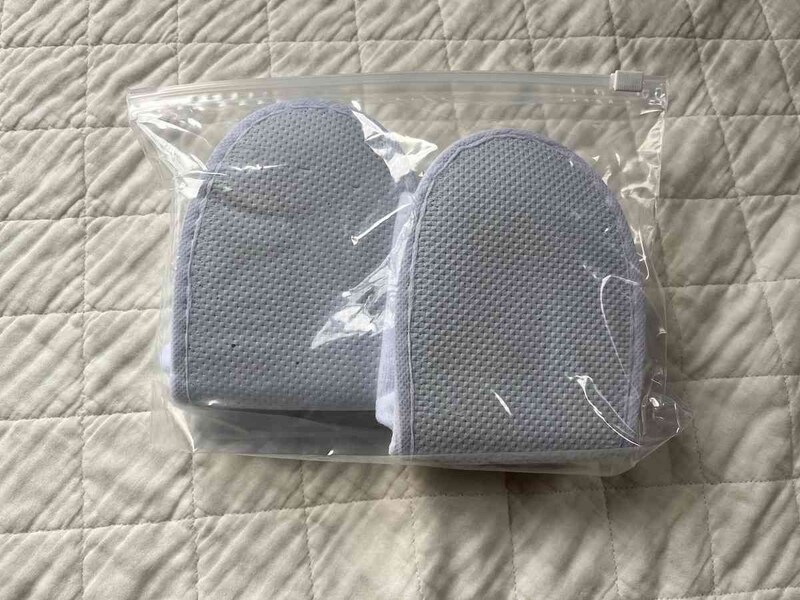 付属のジッパーに入れられる