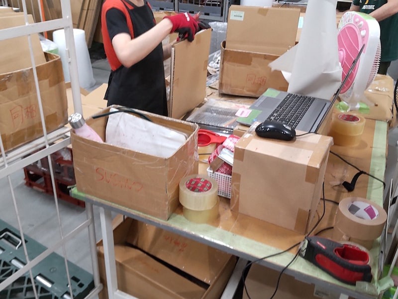 梱包作業の様子