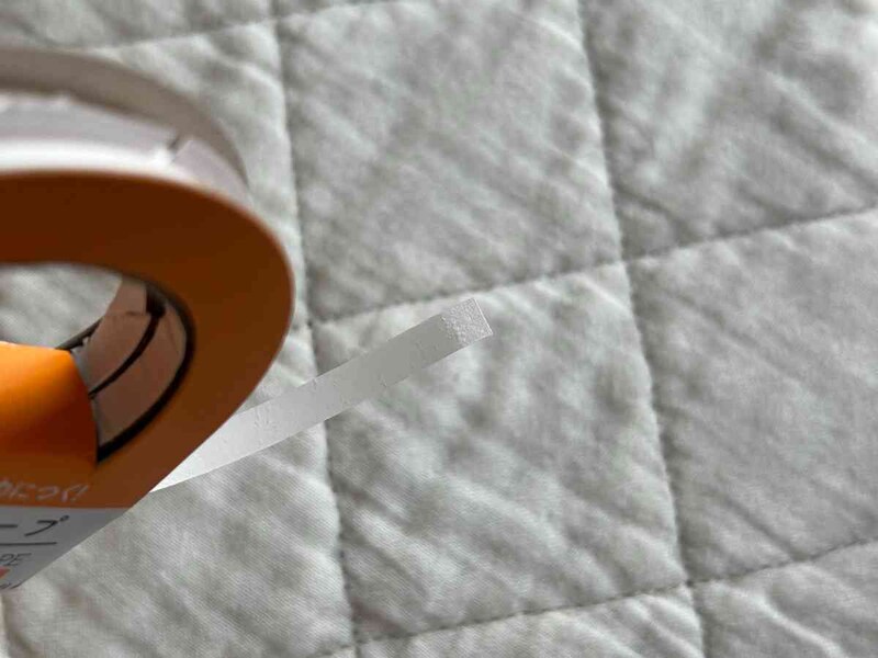 ダイソーの「強力布用両面テープ(5mm×3m)2巻入」の幅は5mm