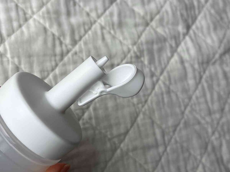 セリアの「極細オイルボトル」は先端が細い