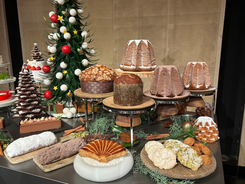マンダリン オリエンタル 東京特製の「シュトレン」「チョコレートシュトレン」そのほかパネットーネやパンドーロなどクリスマス伝統の発酵菓子の数々