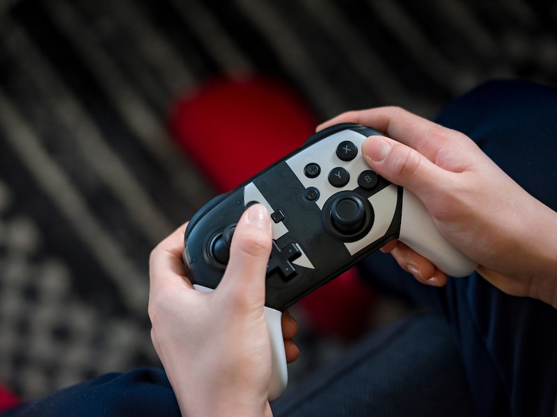 ゲームを改ざんする「チート行為」の法的な問題性とは