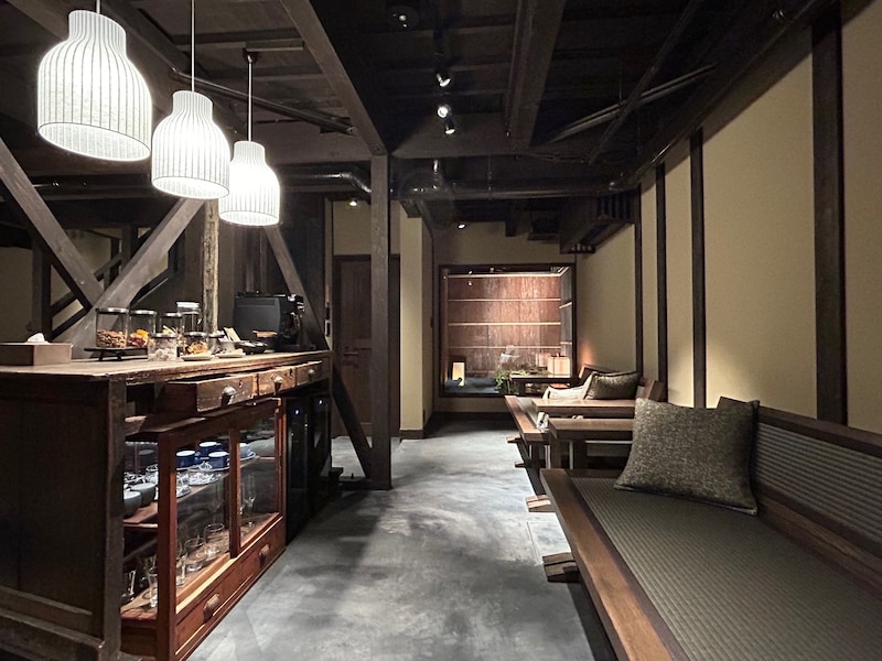 フリードリンクのラウンジ