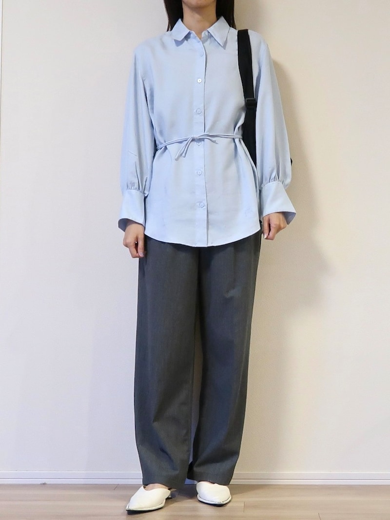 背中の紐を前にまわして、ベルトのようにしてもOKです