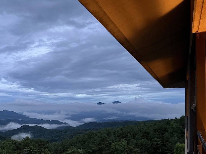 少しずつ厚くなっていく雲の景色に魅せられて。部屋から眺めることのできた雲海