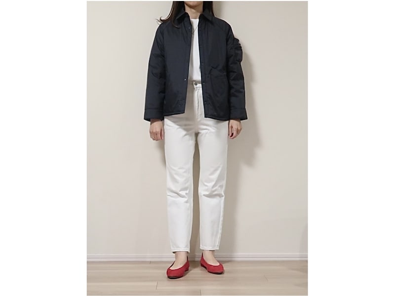 シャツジャケットなので、カジュアルな素材でもラフになりすぎないのが◎