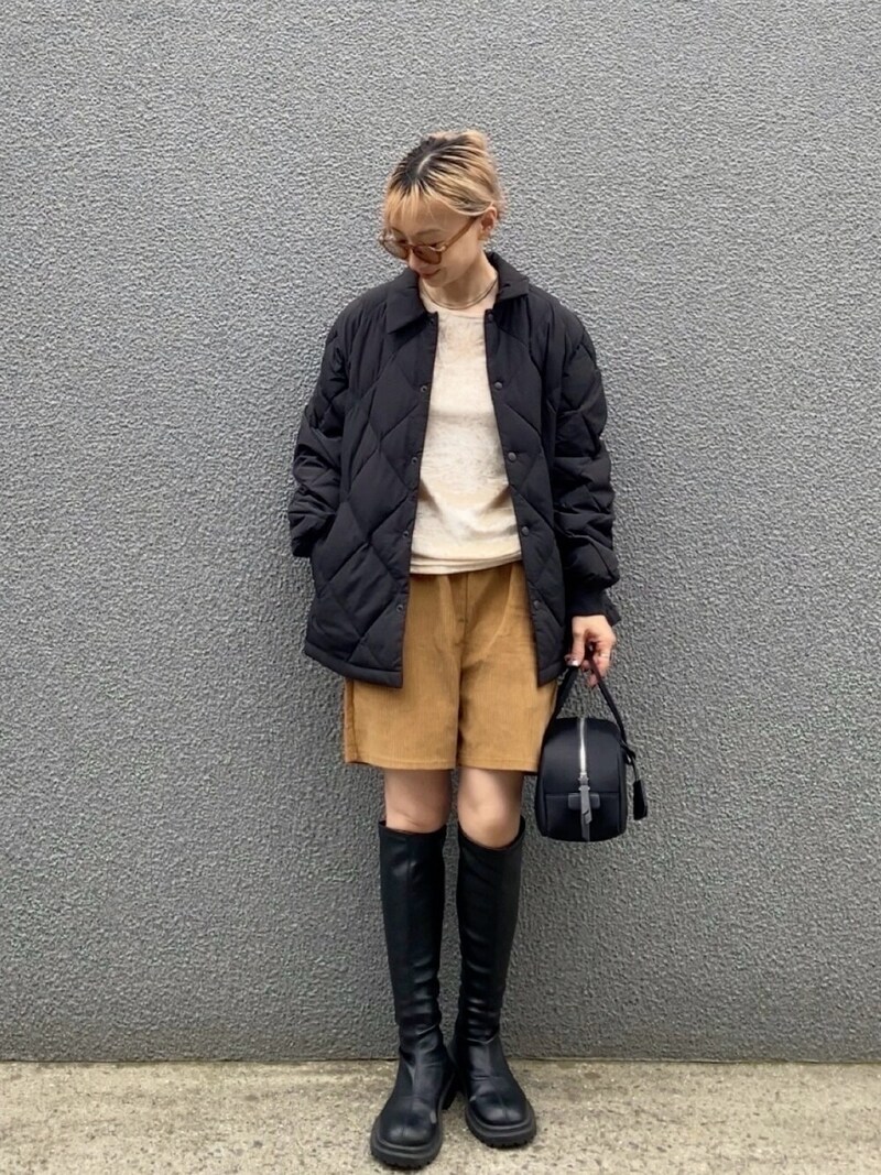 軽くてさっと羽織ることのできるユニクロのパフテック素材に注目　出典：WEAR
