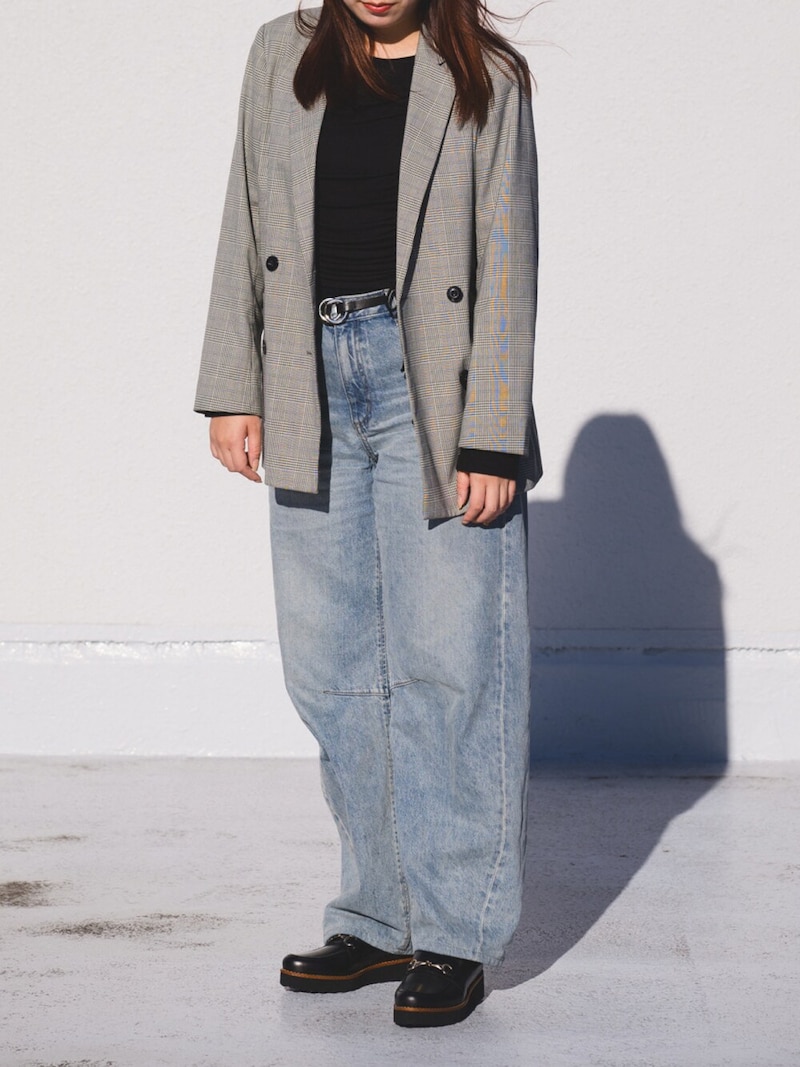 カーブしたシルエットが今っぽく見せてくれます　出典：WEAR