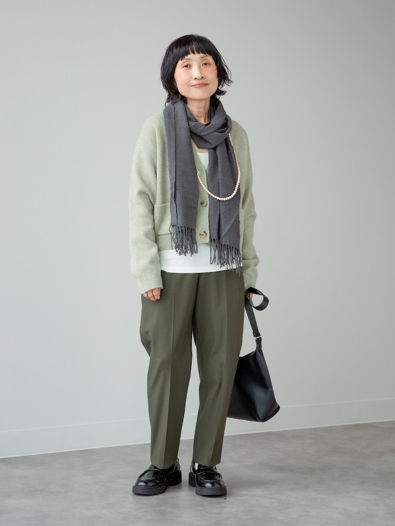 ショート丈でバランスが取りやすく、いろんな着こなしが楽しめます　出典：StyleHint