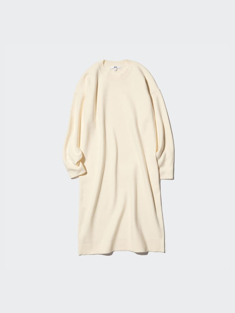 ユニクロ　スフレスムースワンピース　4990円（税込）