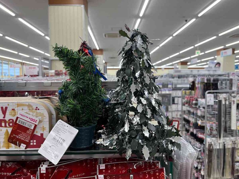 ダイソーの「モールツリー（ひいらぎ）」