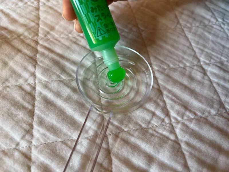 セリアの「薬味スライム」はチューブタイプで好きな量を出せる