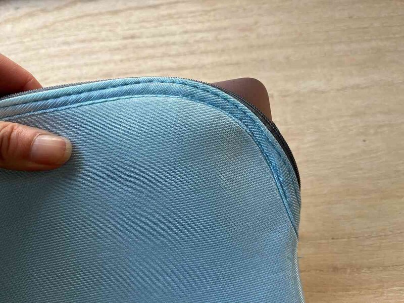 セリアの「タブレット・ノートパソコンケース」に「MacBook Air（13インチ）」を入れてみた