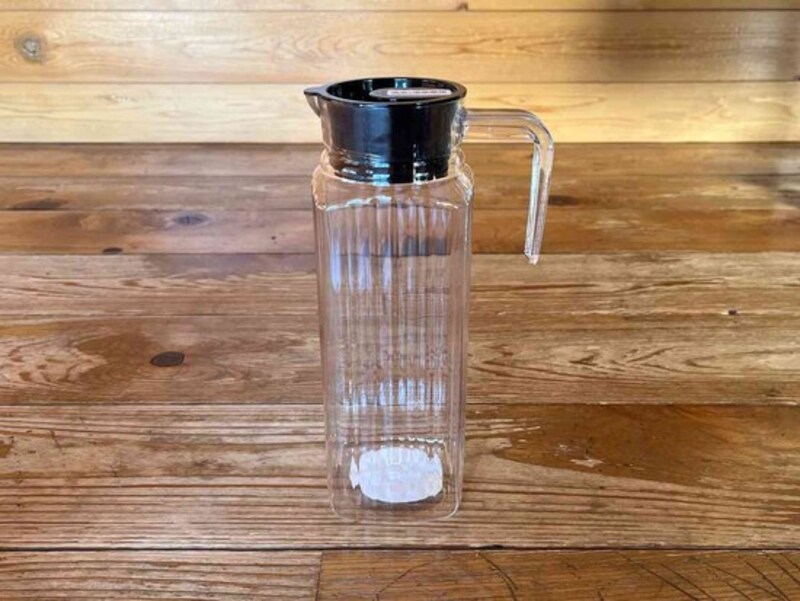 セリアの「PET冷水筒 1.0L」