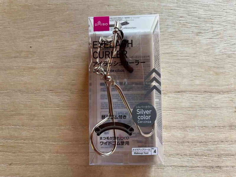 ダイソーの「アイラッシュカーラー（シルバーカラー）」
