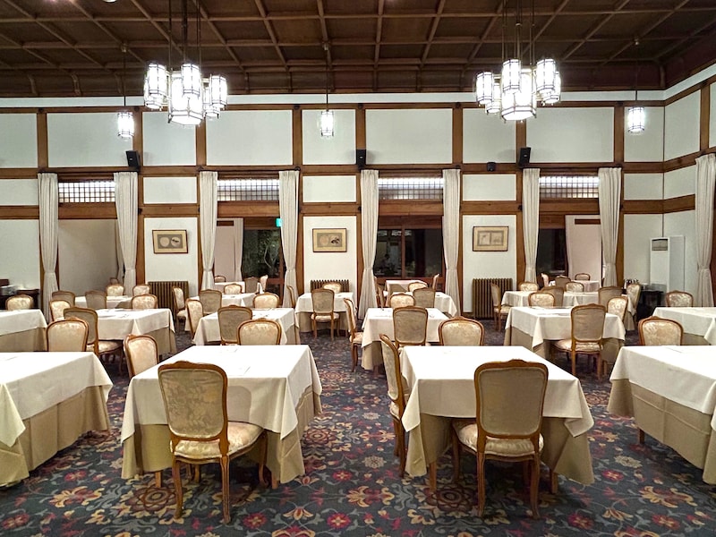 メインダイニングルーム「三笠」