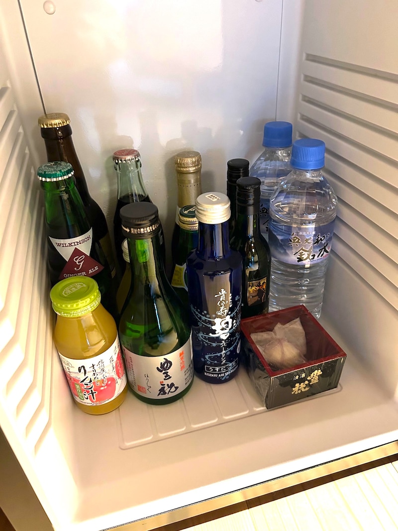 客室の冷蔵庫内のドリンクはフリー