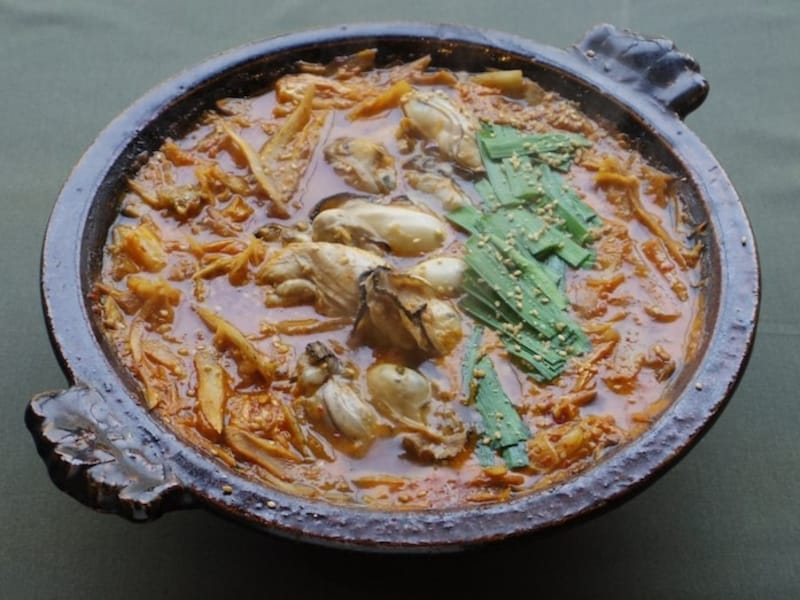 牡蠣としゃきしゃきごほうのキムチ鍋