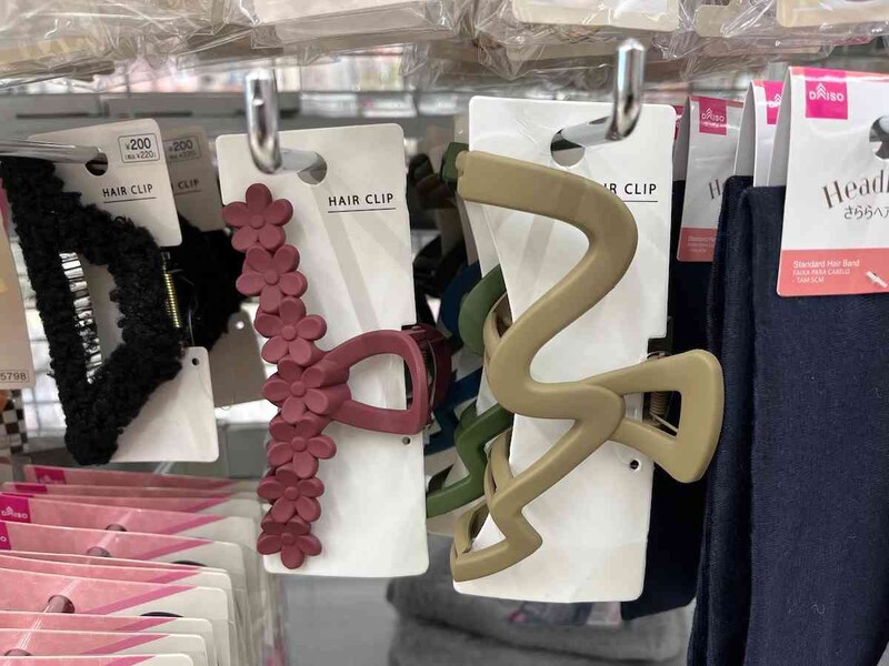 ダイソーの「バンスクリップ（マット、フラワー、シックカラー）」