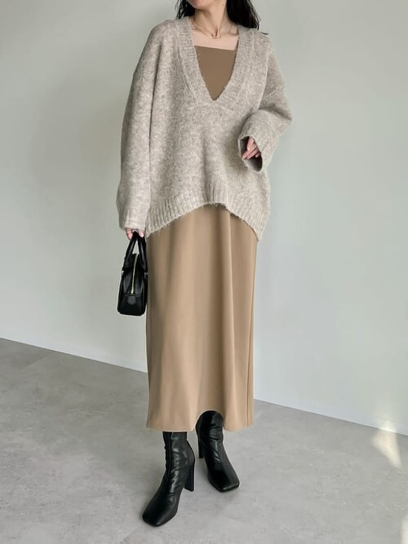 スクエアトゥならシンプルな中にエッジのきいた着こなしが楽しめます　出典：WEAR