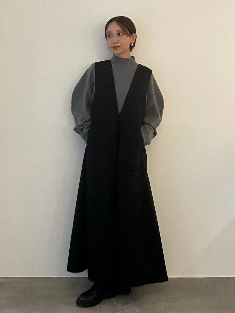 【OKコーデ】ジャンパースカートならハイネックとの重ね着もおしゃれ見え＆コーデも簡単