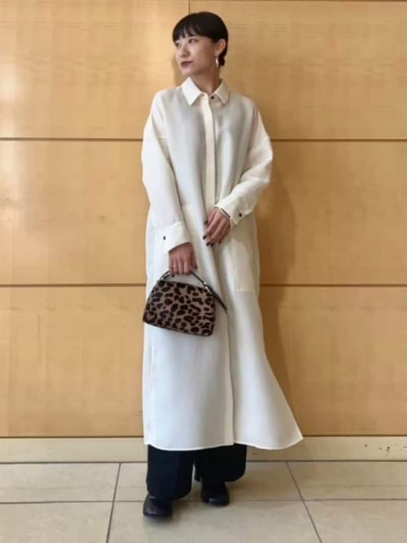 リアルすぎないレオパード模様のミニバッグが今年らしいポイントに　出典：WEAR