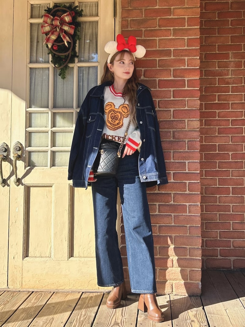 ディズニーリゾートの雰囲気にフィットするアメリカンなテイストがかわいい! 出典:WEAR